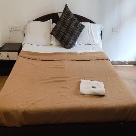 Capital O 8272 Hotel Pratigya Residency 甘托克 外观 照片