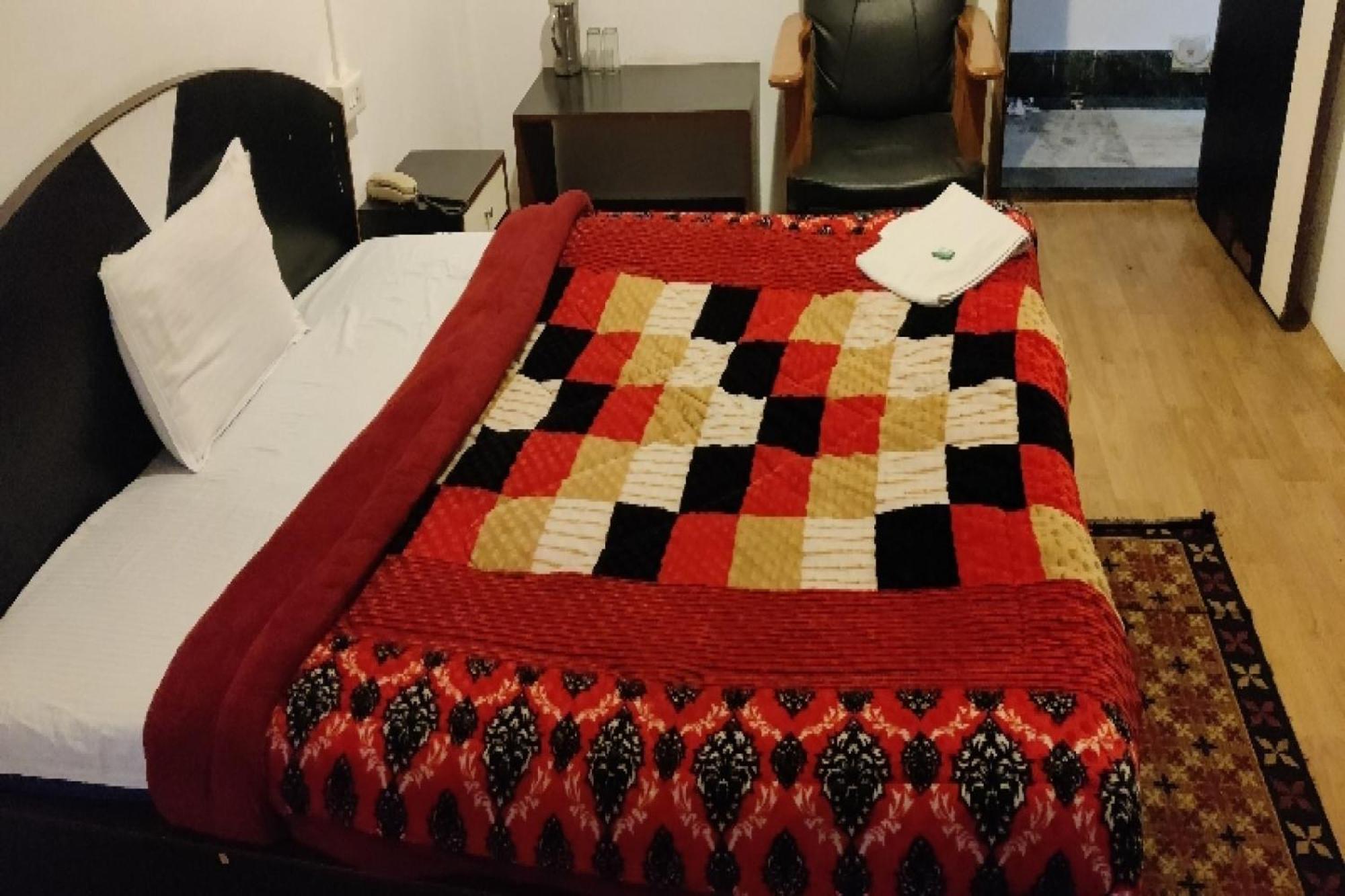 Capital O 8272 Hotel Pratigya Residency 甘托克 外观 照片