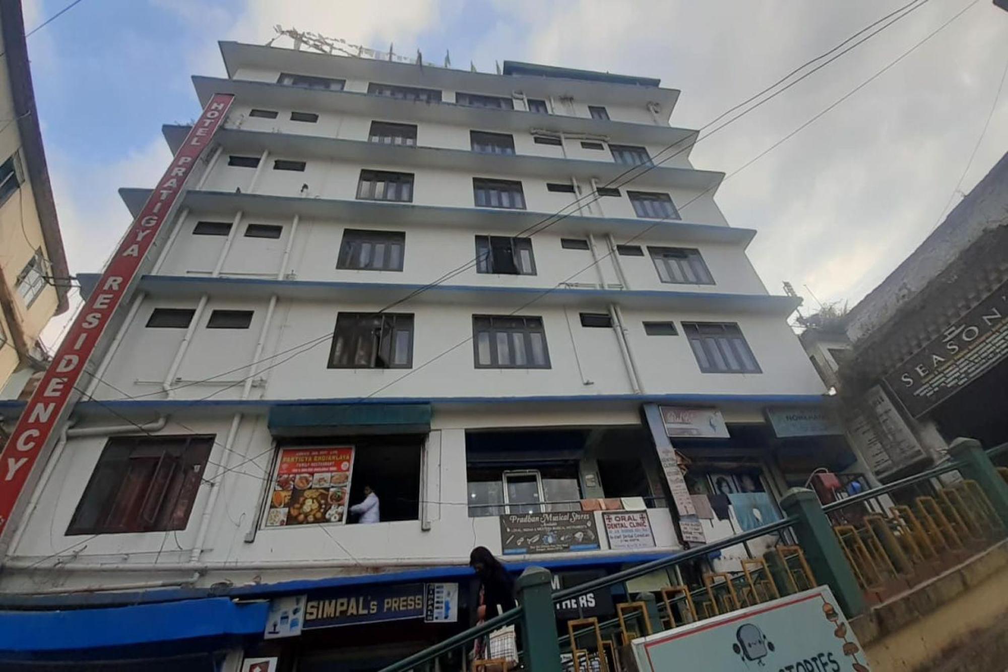 Capital O 8272 Hotel Pratigya Residency 甘托克 外观 照片