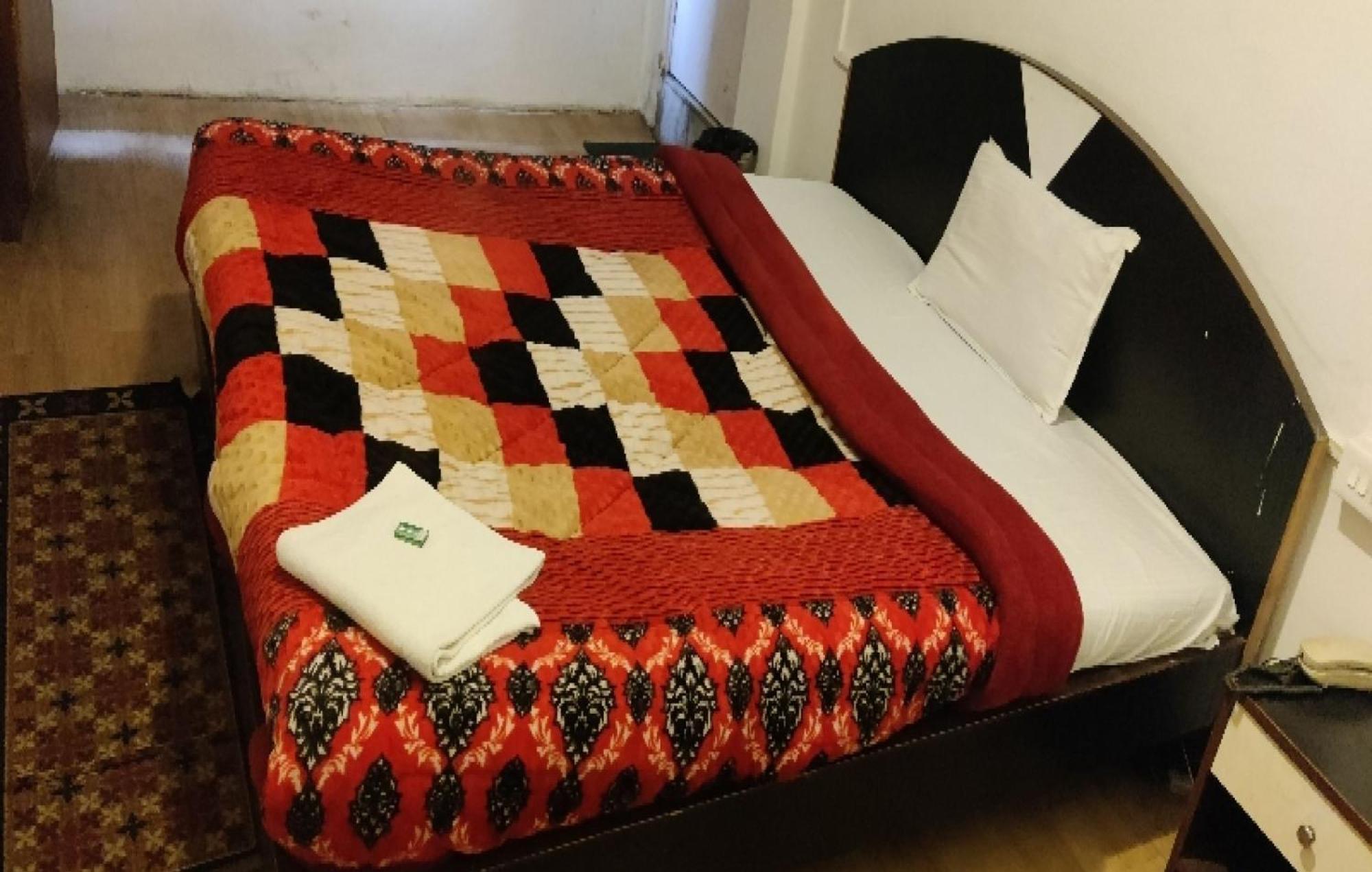 Capital O 8272 Hotel Pratigya Residency 甘托克 外观 照片