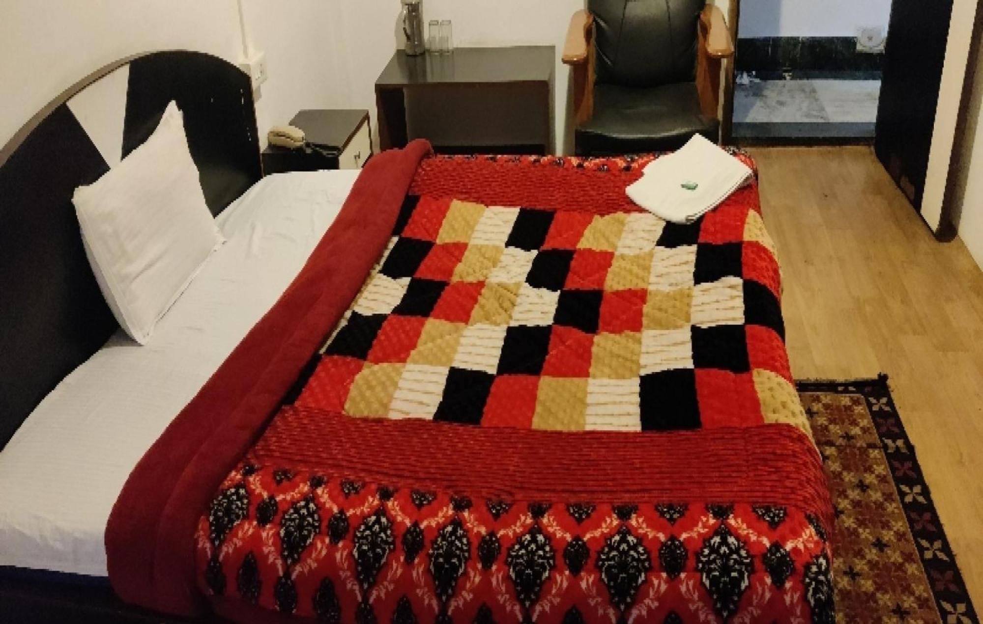 Capital O 8272 Hotel Pratigya Residency 甘托克 外观 照片