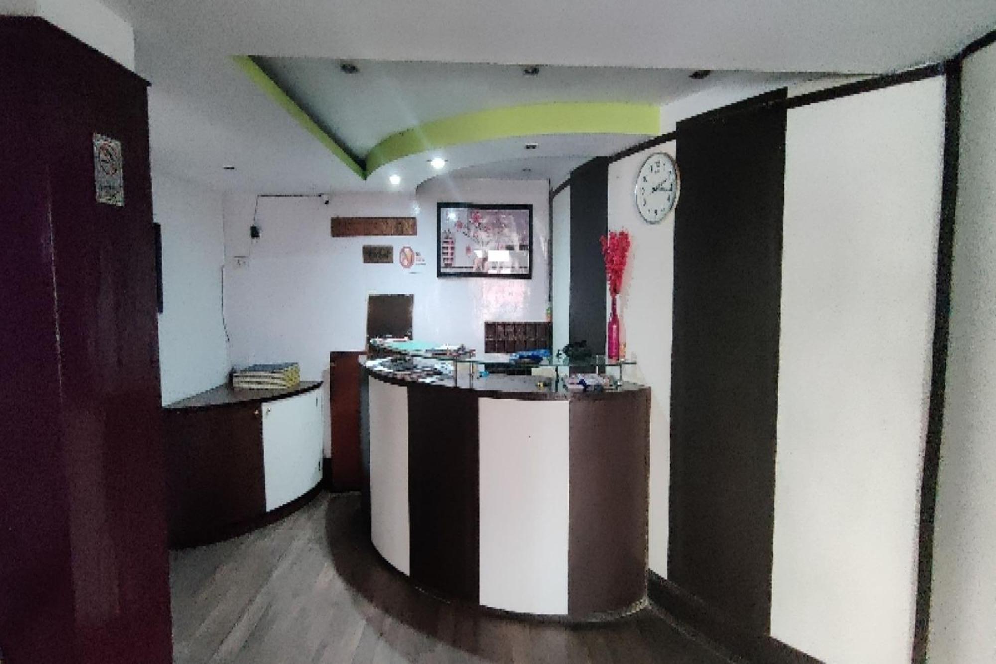 Capital O 8272 Hotel Pratigya Residency 甘托克 外观 照片